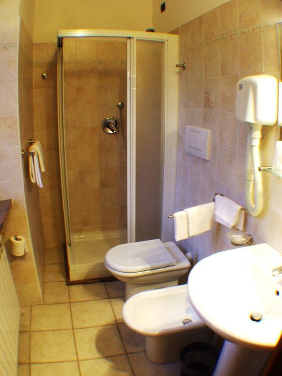 Hotel Isolabella Bussoleno Buitenkant foto