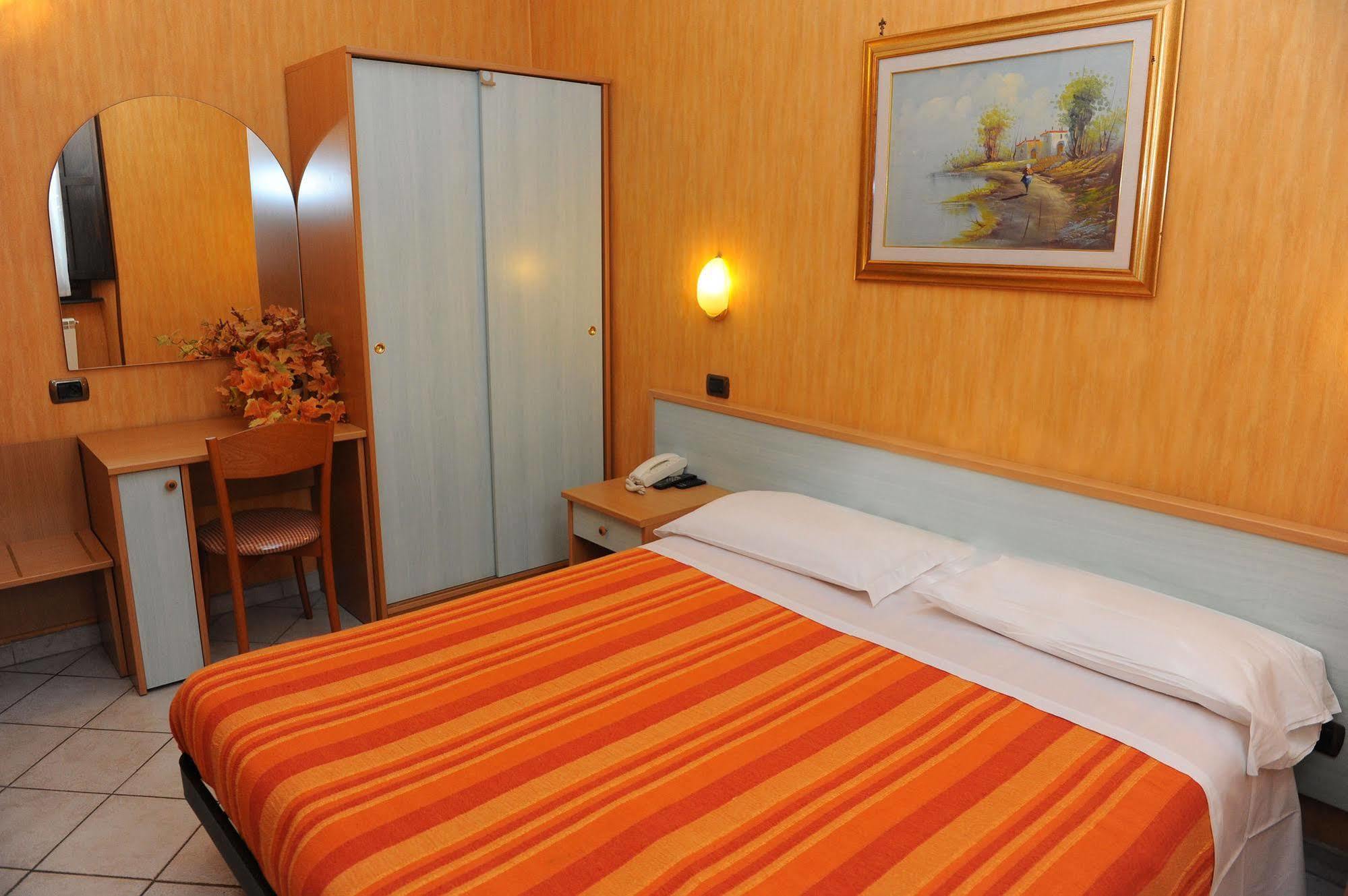 Hotel Isolabella Bussoleno Buitenkant foto